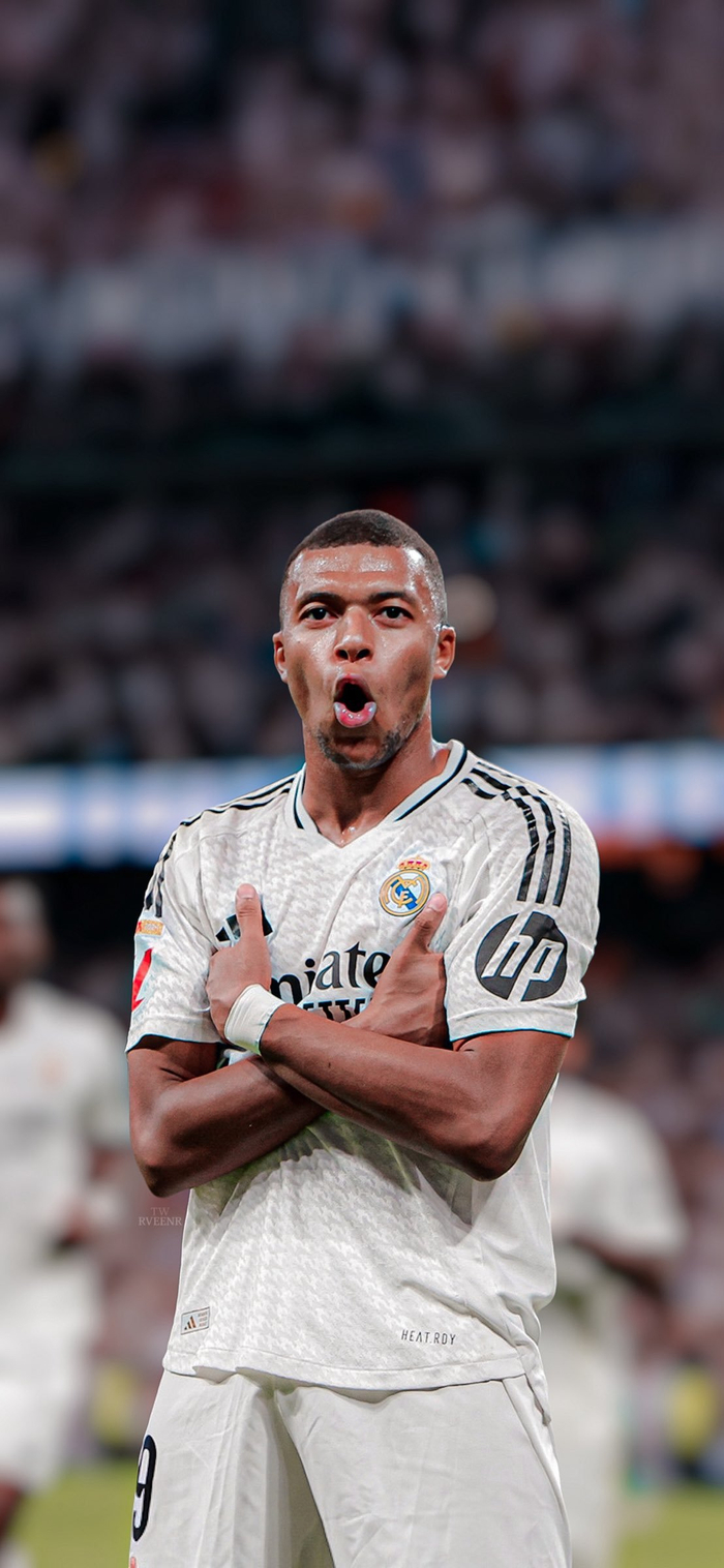 梅西再创纪录引全场欢呼