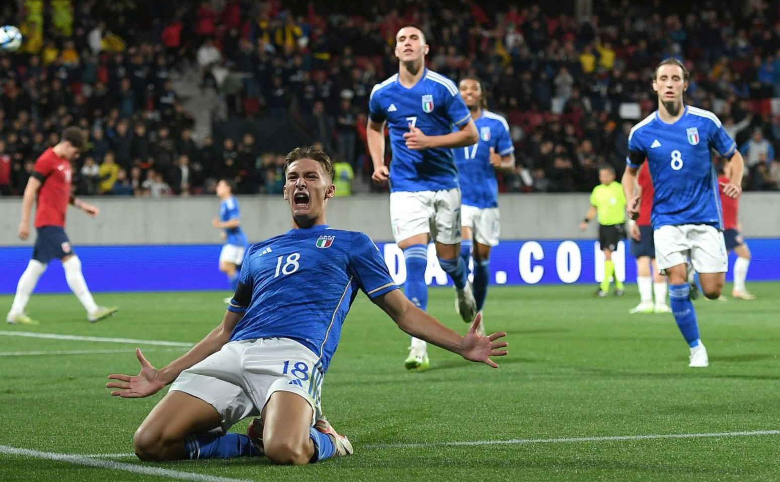 伦敦足球：帕尔特伊已经抵达法院，出席强奸指控听证会