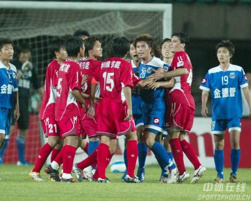 东契奇飞抵费城加入湖人！周一复出战76人 詹姆斯状态升级也有望回归