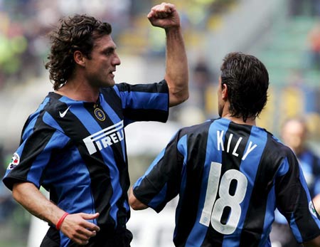 记者：申花本周二结束假期，重新集结备战今年的亚冠收官战（记者：申花周二收假归队，备战本年度亚冠收官战）