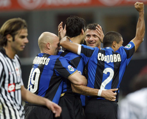 天皇杯战报：佐佐木大树争议点射，神户胜利船2-0广岛三箭（天皇杯焦点战：佐佐木大树争议点球破门，神户胜利船2-0力克广岛三箭）