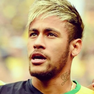 半场：海港0-0柔佛新山，陈威屡献神扑，格劳德尔逃红牌