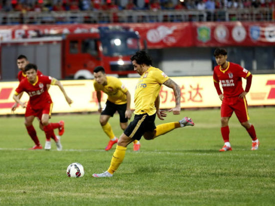 詹俊：此前四次这个节点排在英超榜首都无法如愿，希望这赛季如愿（詹俊：过去四次此时领跑英超都未能如愿，盼本赛季终圆梦）