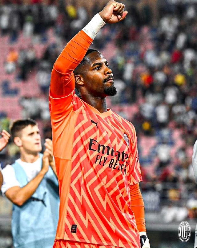 罗伯逊：我们所有人都低于上赛季的标准，萨拉赫也包括在内