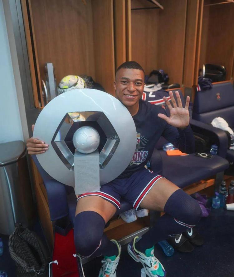 NBA：湖人加时不敌掘金 詹姆斯空砍准三双